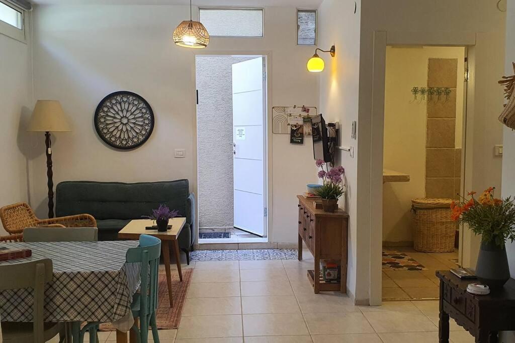 Ferienwohnung נקודת חן Shadmot Devora Exterior foto